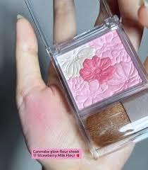 Canmake Glow Fleur Cheeks #17 Strawberry Milk Fluer