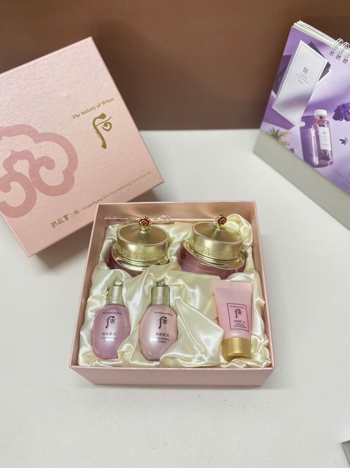 The History Of Whoo Gongjinhyang Soo Vital Hydrating Cream Duo Set